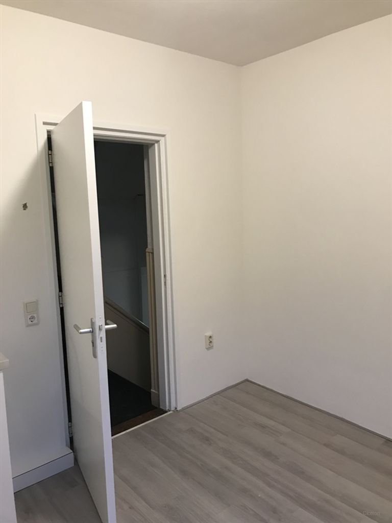 Studentenkamer met eigen keuken - Afbeelding 2