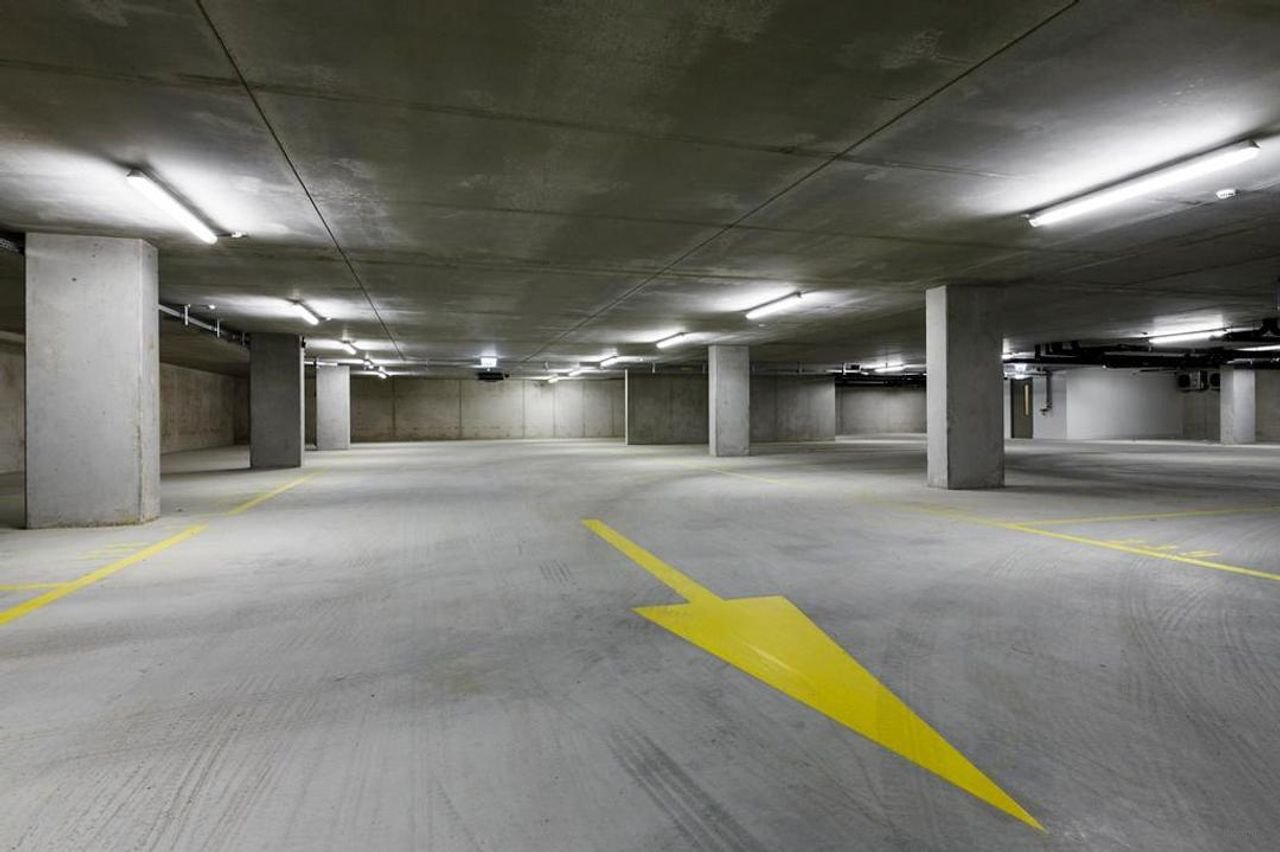 Ruim 3-kamerappartement met eigen parking - Afbeelding 7