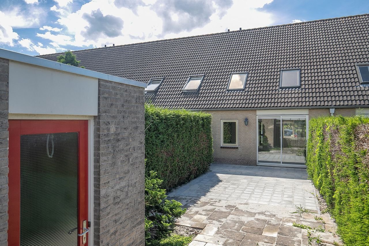 Eengezinswoning met tuin in de Bloemenbuurt - Afbeelding 3