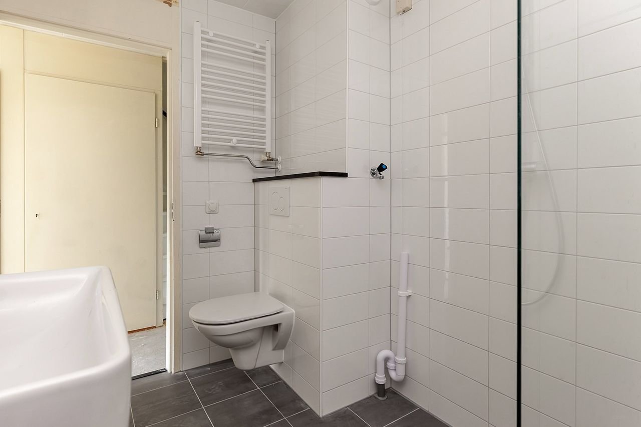 Ruim huis met tuin in Kraayenstein - Afbeelding 11