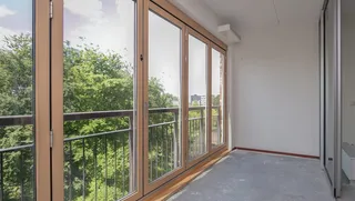 Zonnig appartement met stadsuitzicht