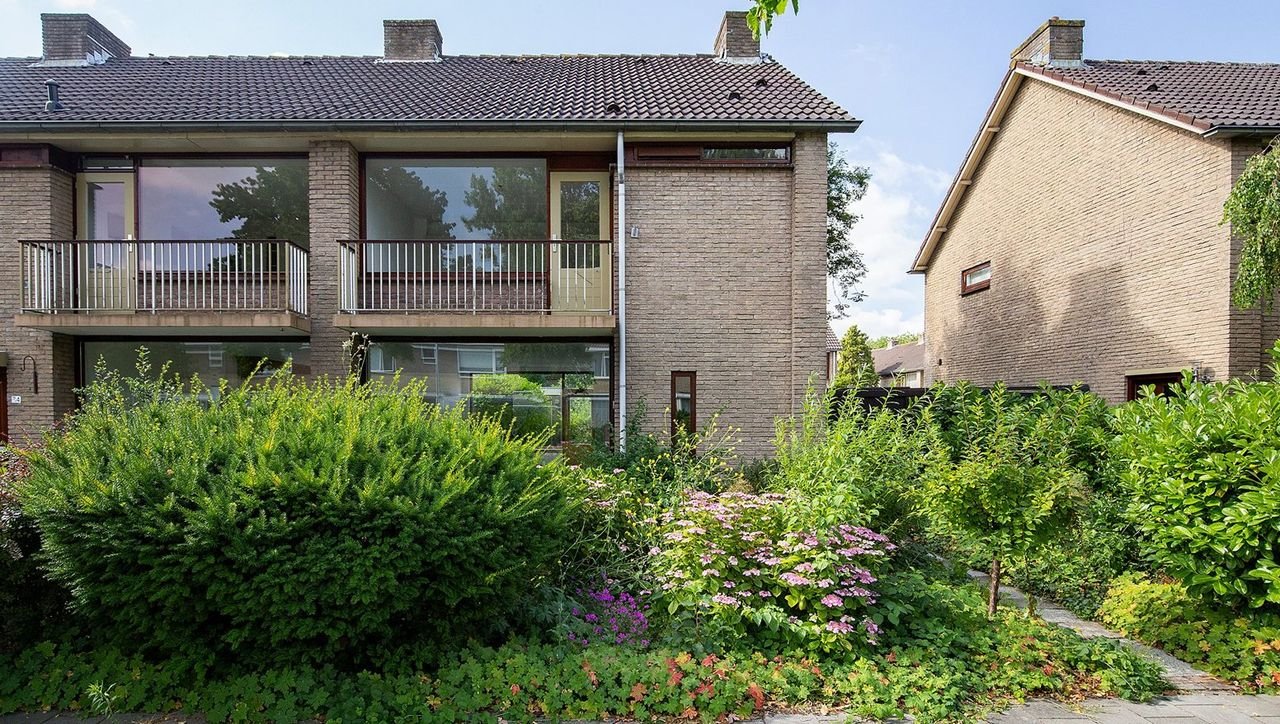 House with garden and 4 bedrooms - Image 1