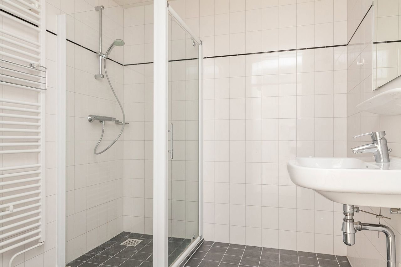 Spacious living in the heart of Nijmegen - Image 15