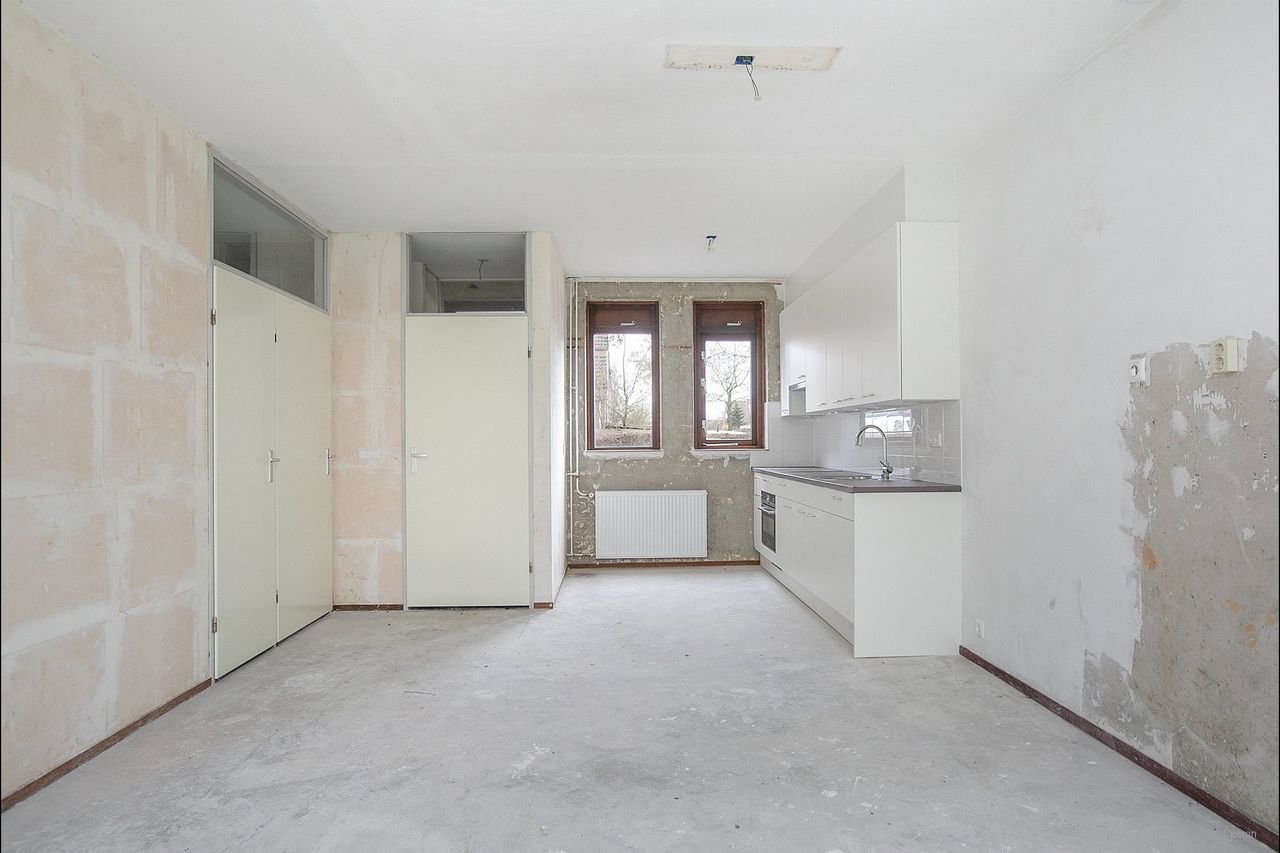 Spacious 5-bedroom family home - Image 9