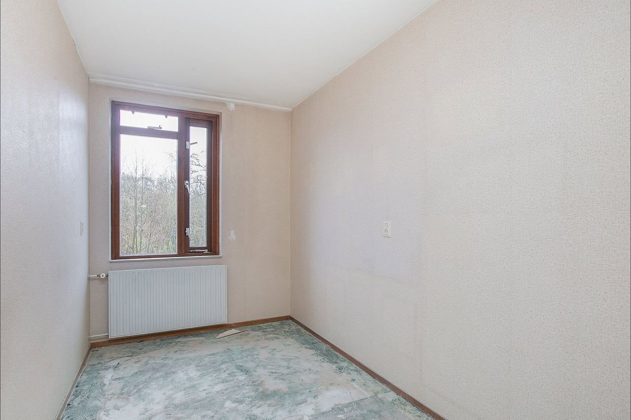 Spacious 5-bedroom family home - Image 16