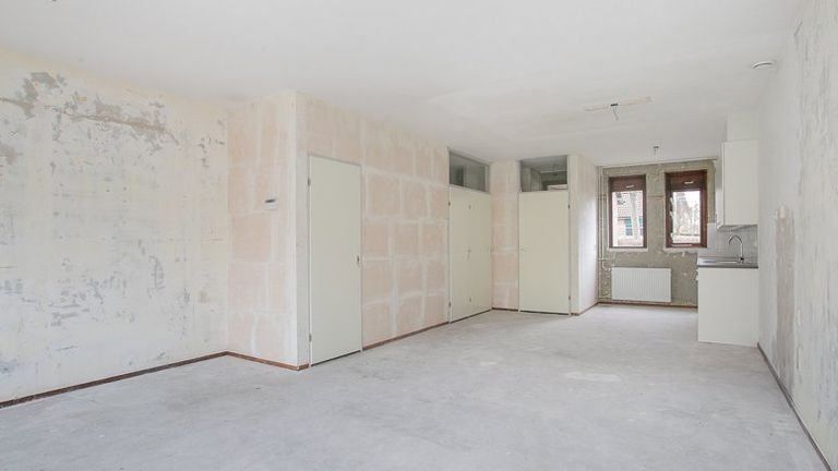 Spacious 5-bedroom family home - Image 3