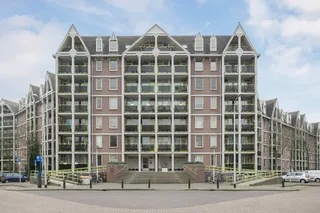 Licht 3-kamerappartement aan Koningsplein