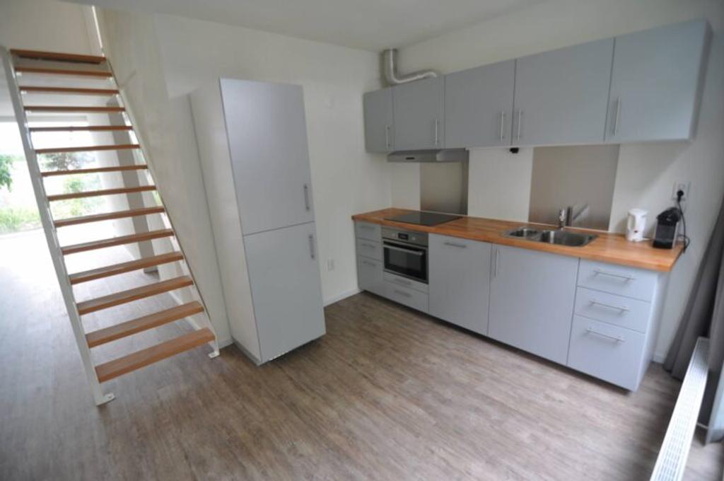 128 m2 home with conservatory and garden - Image 2