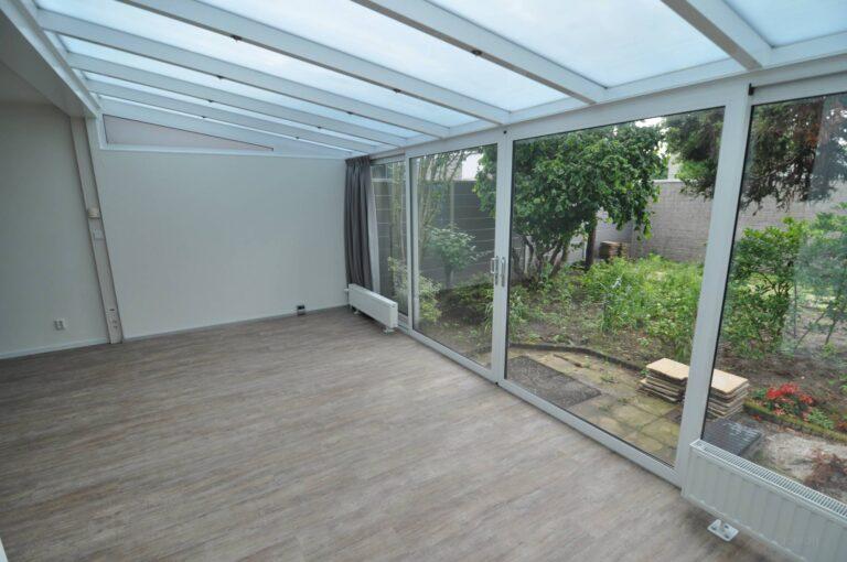 128 m2 home with conservatory and garden - Image 4
