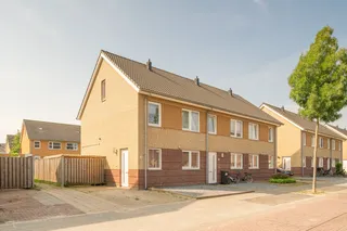 Modern terraced house in Helden: Energy Label A+