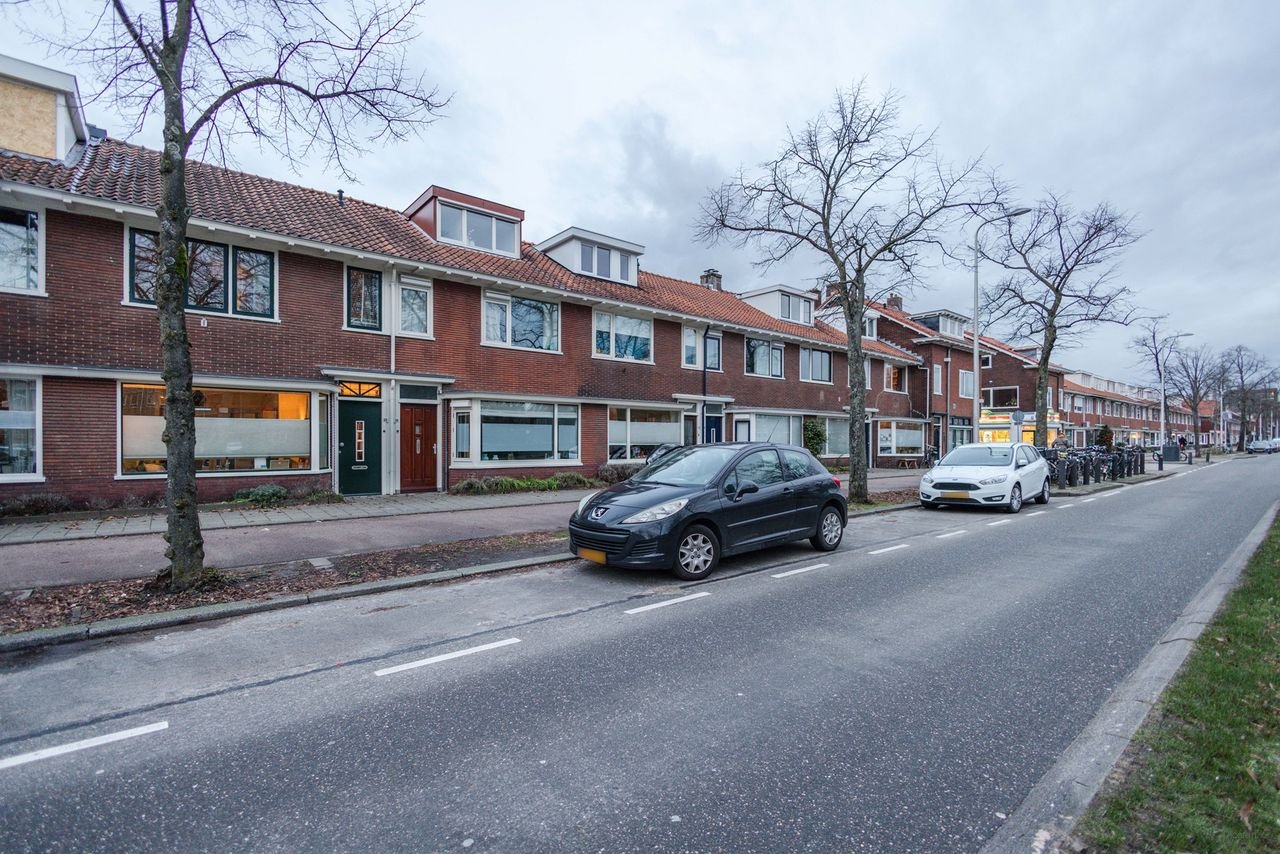 Jaren '30 woning met tuin in Hoograven - Afbeelding 1