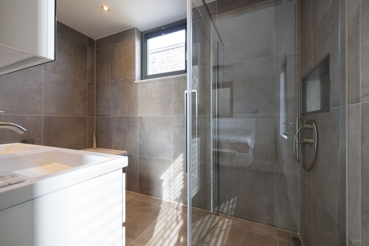 4 bedrooms and roof terrace in Almere Poort - Image 22