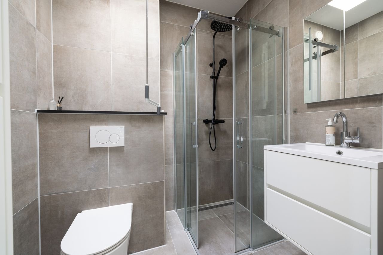 4 bedrooms and roof terrace in Almere Poort - Image 19