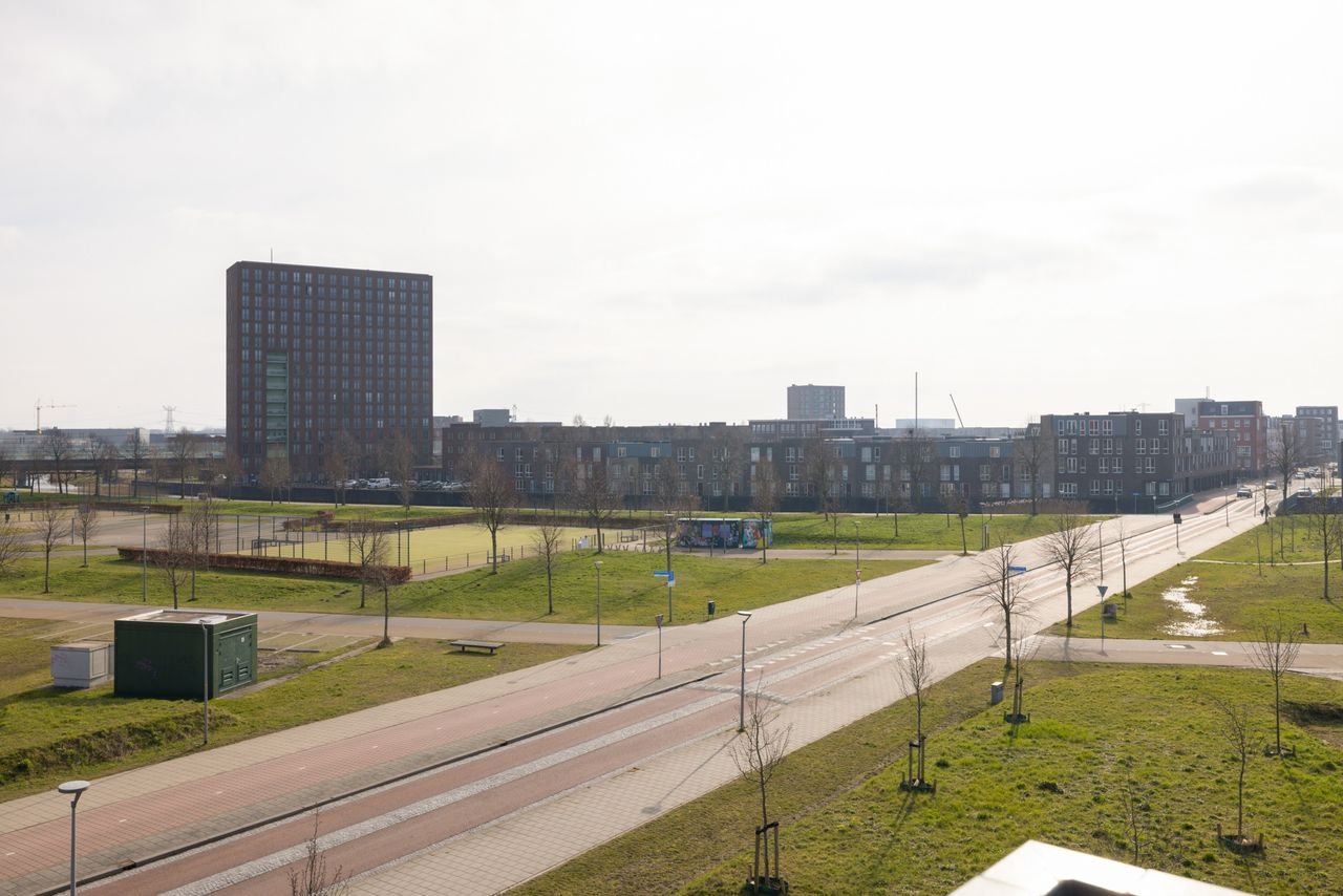 4 bedrooms and roof terrace in Almere Poort - Image 30