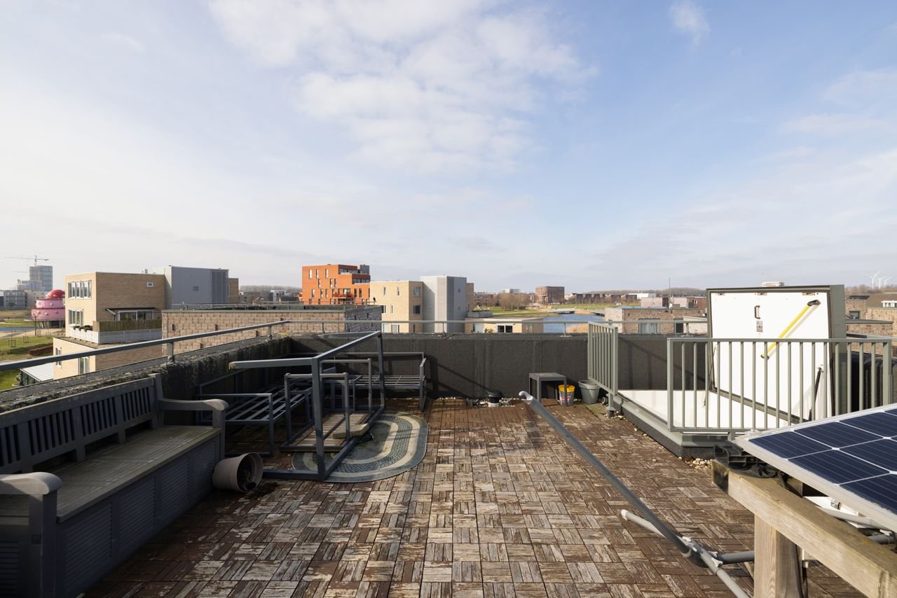 4 bedrooms and roof terrace in Almere Poort - Image 28