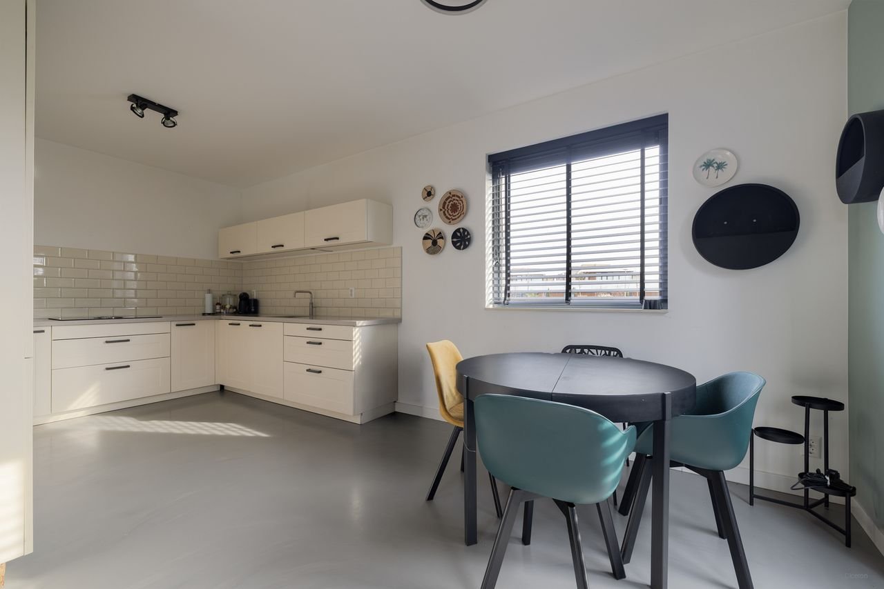 4 bedrooms and roof terrace in Almere Poort - Image 8