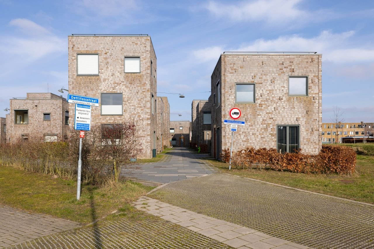 4 bedrooms and roof terrace in Almere Poort - Image 31