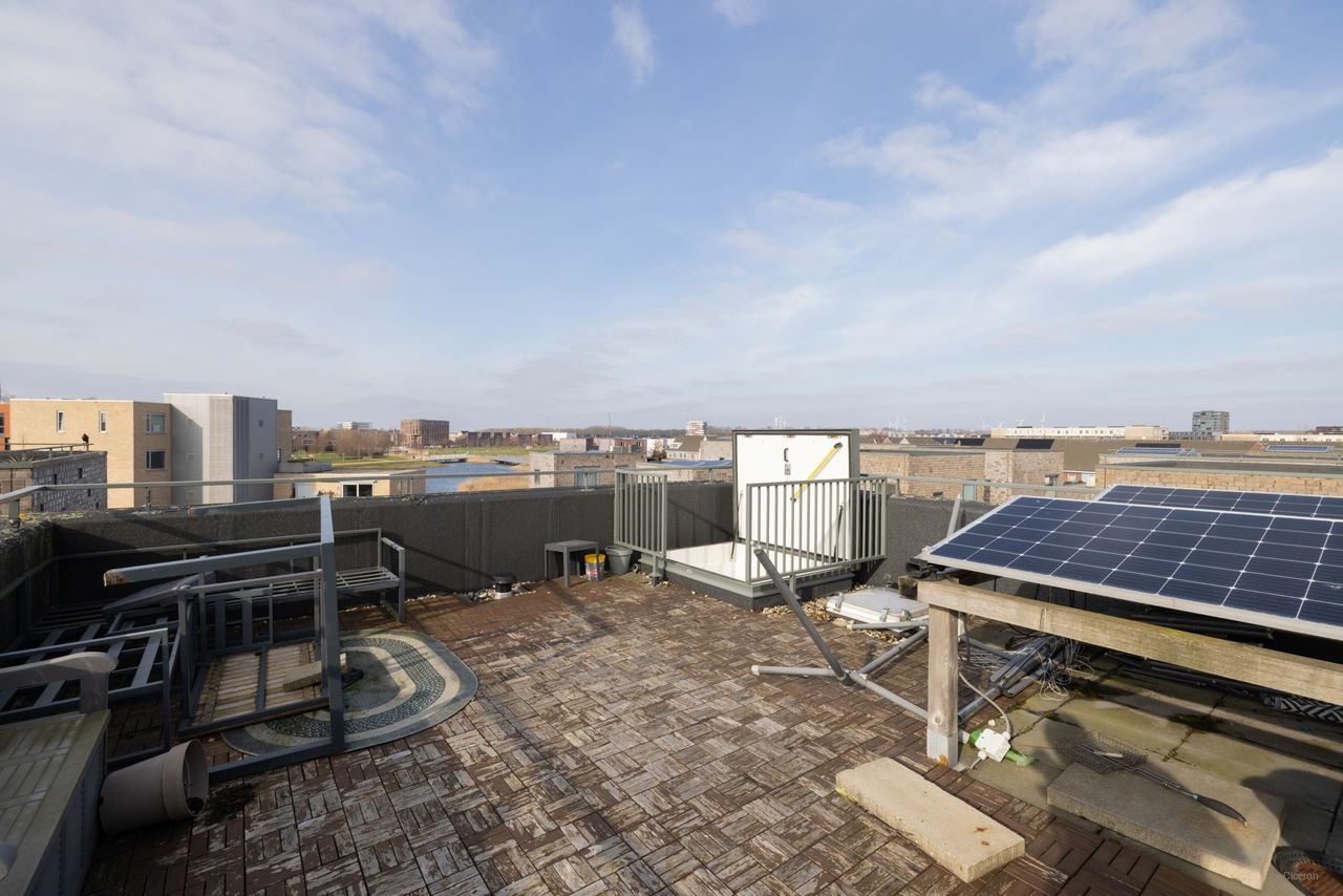 4 bedrooms and roof terrace in Almere Poort - Image 29