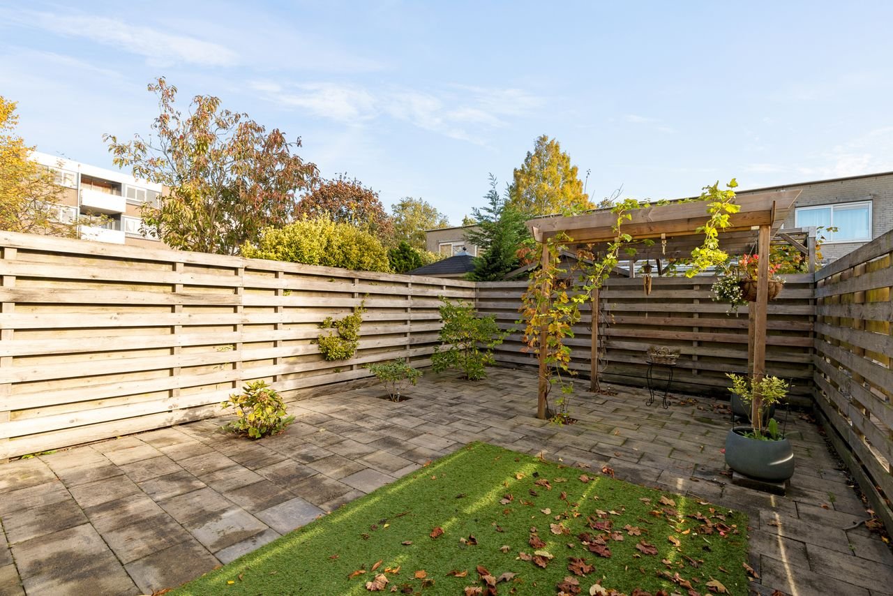 Furnished house with garden in Reigersbos - Image 22