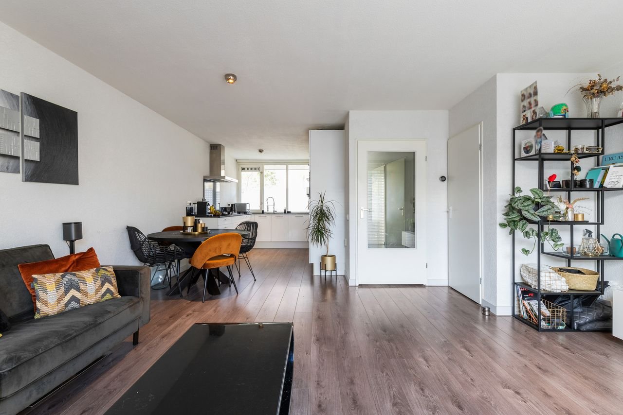 Furnished house with garden in Reigersbos - Image 1