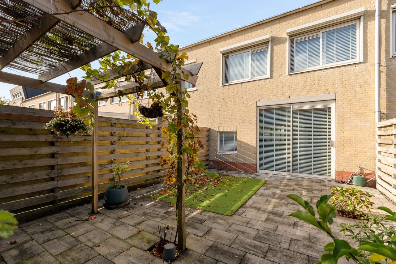 Furnished house with garden in Reigersbos - Image 23