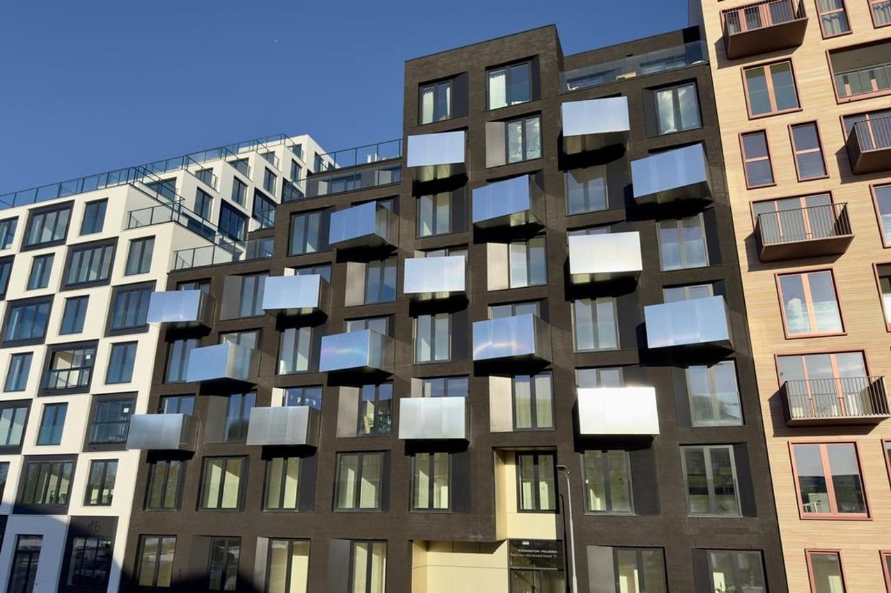 Sunny new-build apartment in Hyde Park - Image 1