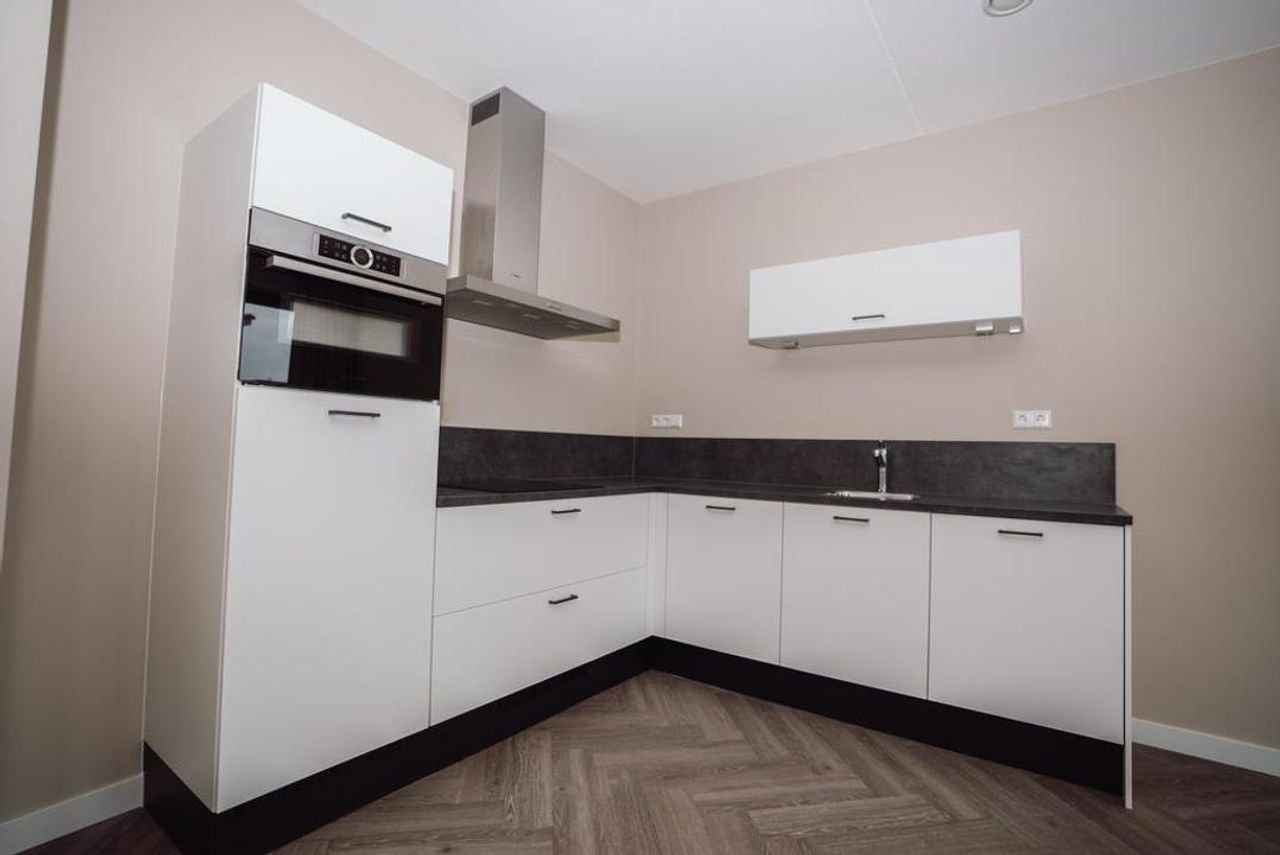 Sunny new-build apartment in Hyde Park - Image 6