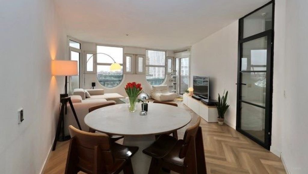 Gemeubileerd appartement op de 8e etage - Afbeelding 2