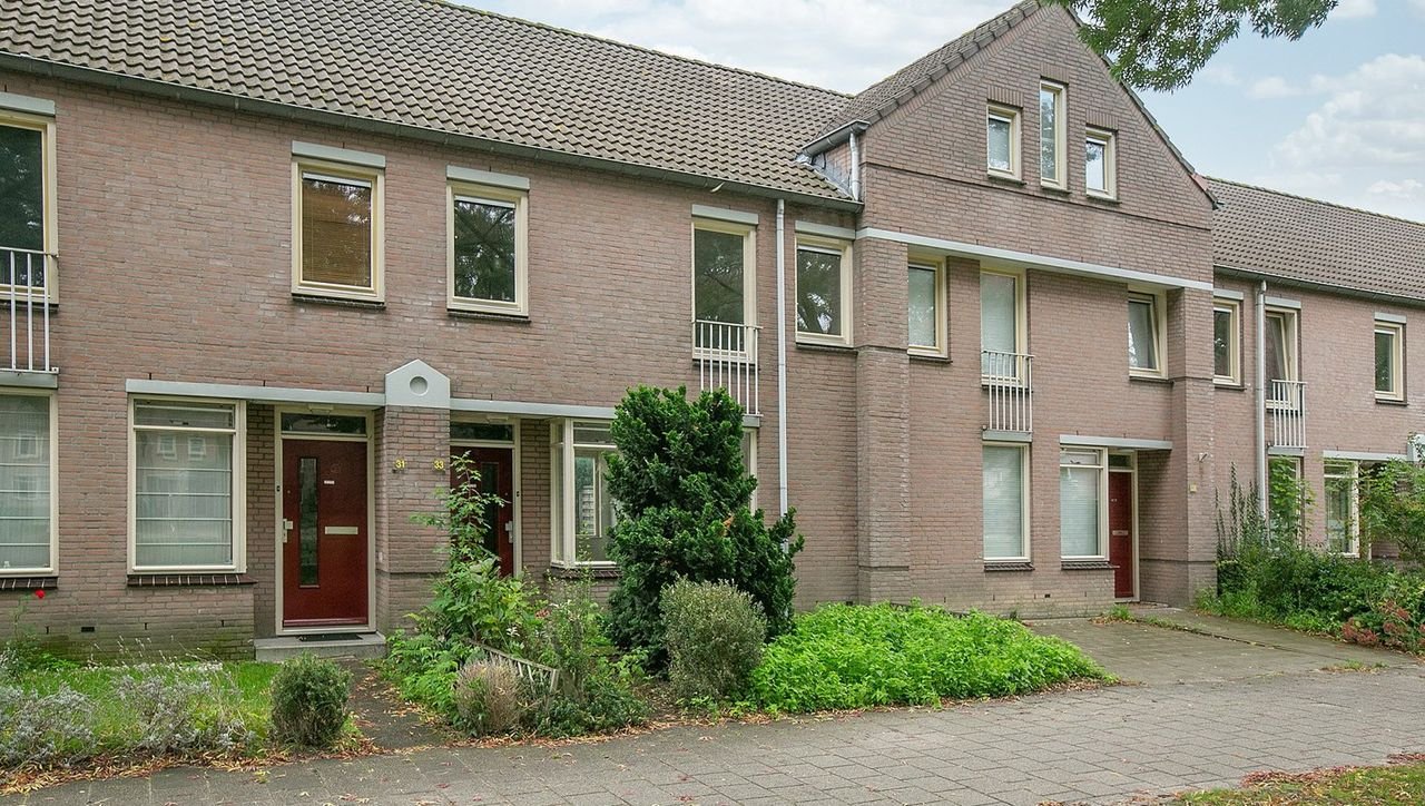Ruim huis (129m²) met tuin in Eindhoven - Afbeelding 1
