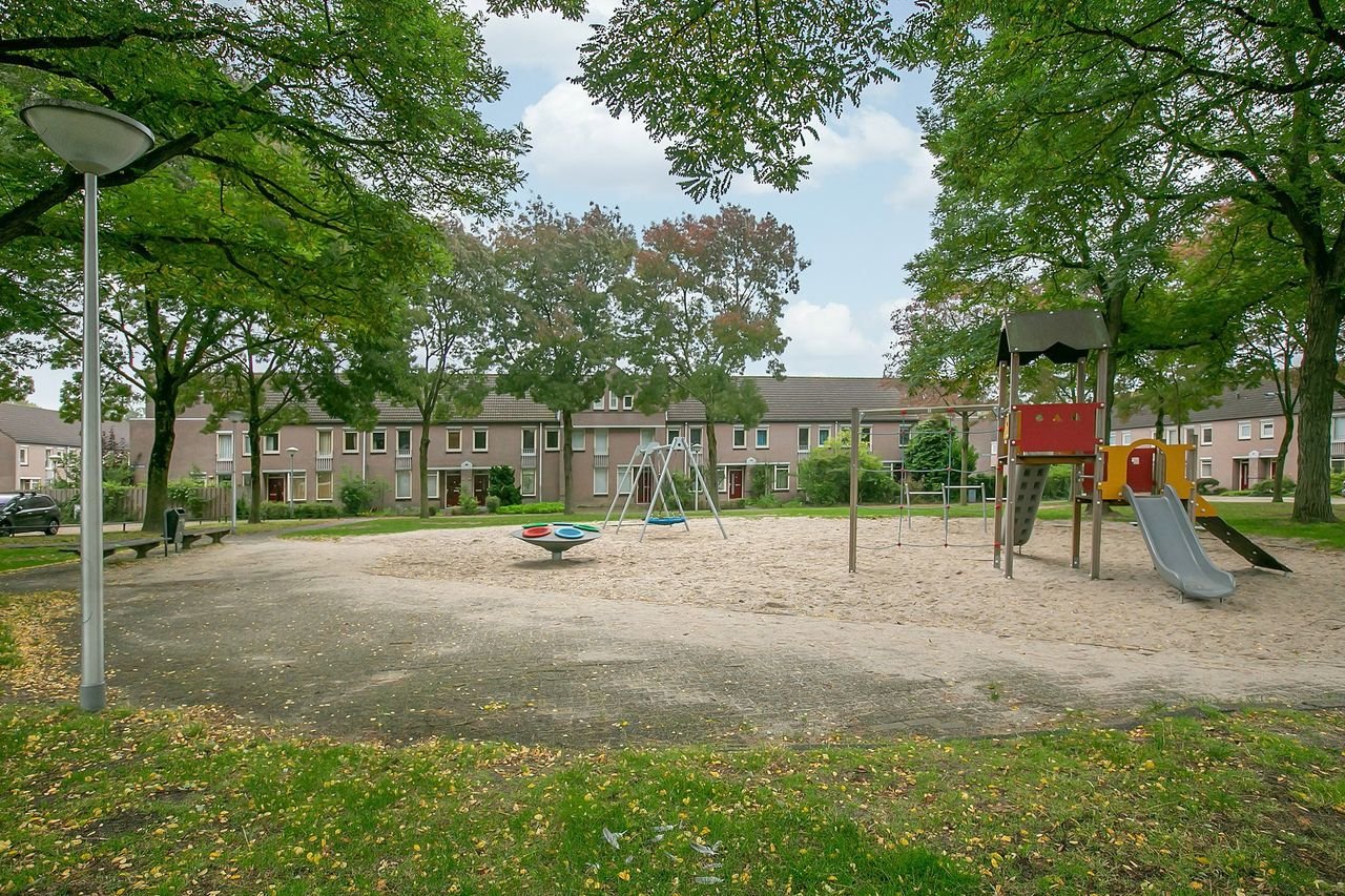 Ruim huis (129m²) met tuin in Eindhoven - Afbeelding 13