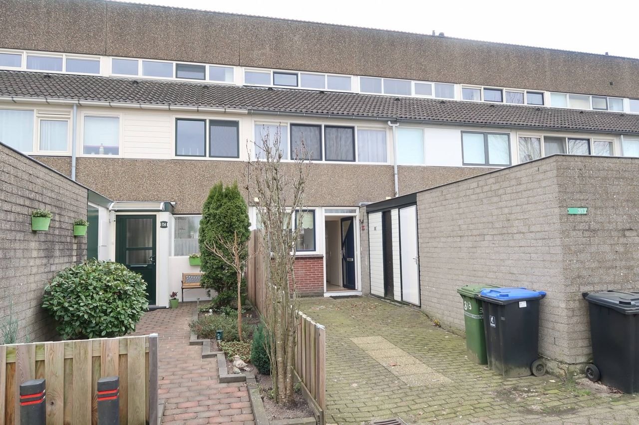 Ruime woning in Maarssen: 3 slaapkamers & parkeren - Afbeelding 1
