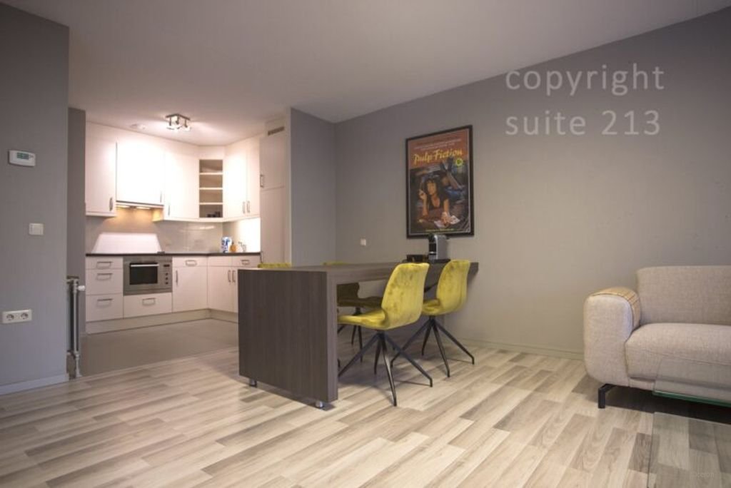 Gemeubileerd appartement met parking in centrum - Afbeelding 3