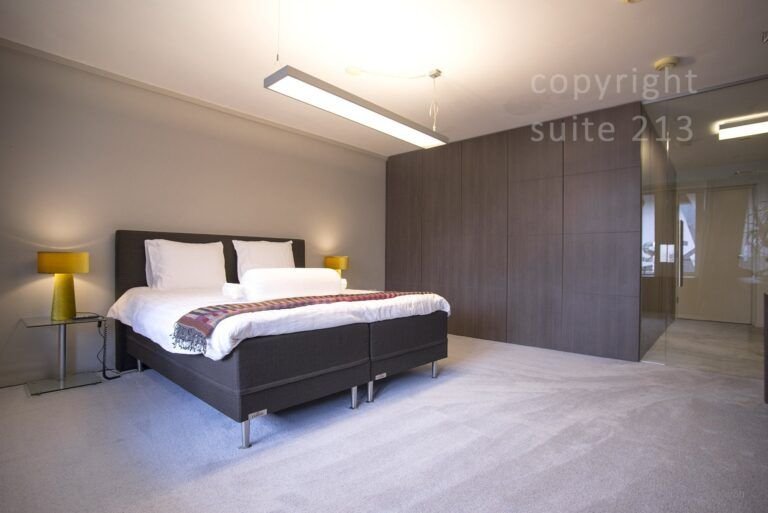 Gemeubileerd appartement met parking in centrum - Afbeelding 5