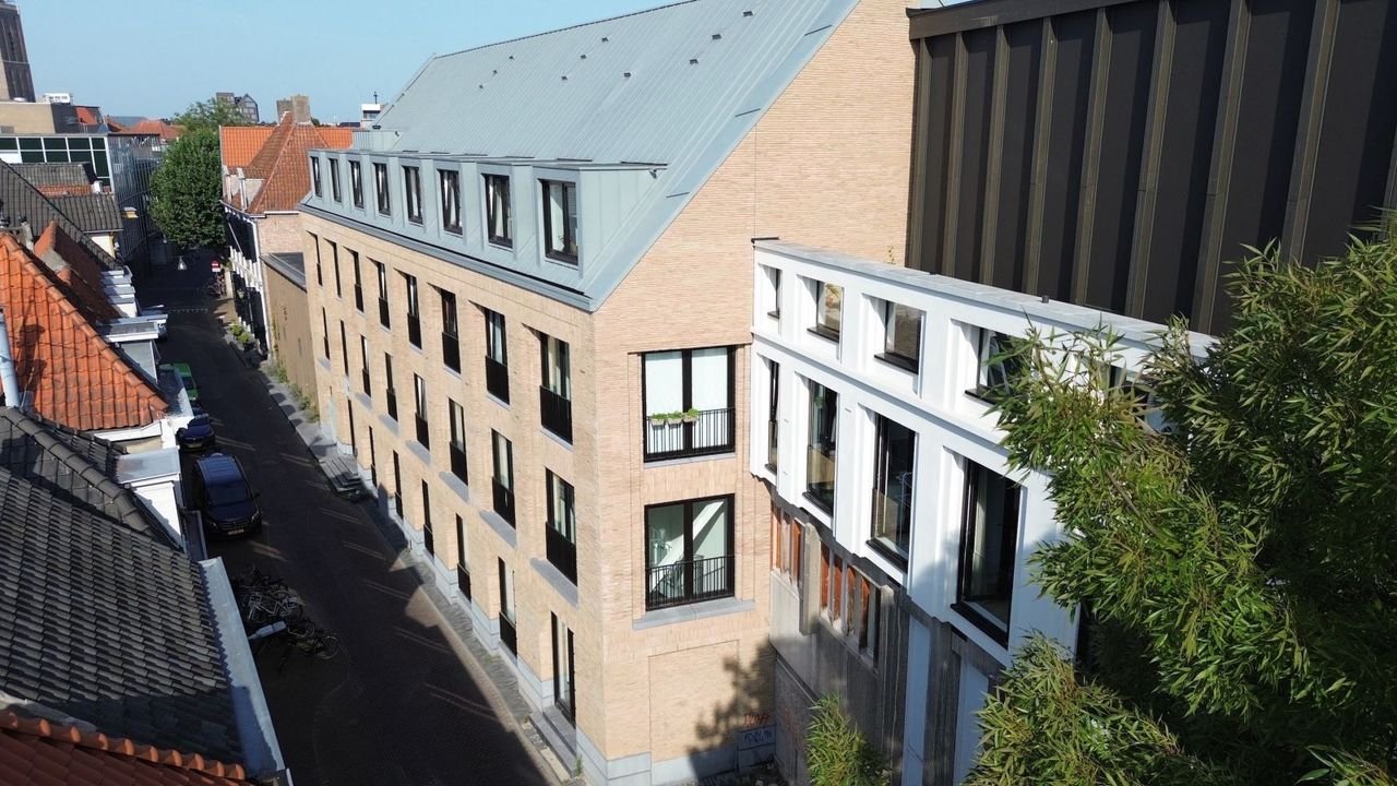 Modern apartment in the heart of Zwolle - Image 1