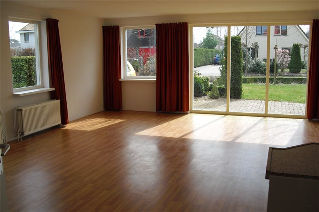 Villa apartment with south-facing garden - Image 2