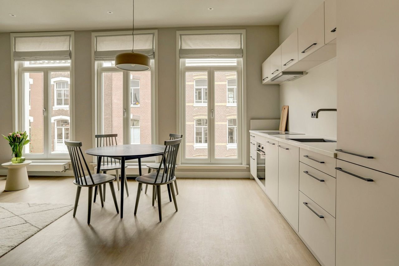 Furnished living in the PC Hooftstraat - Image 1