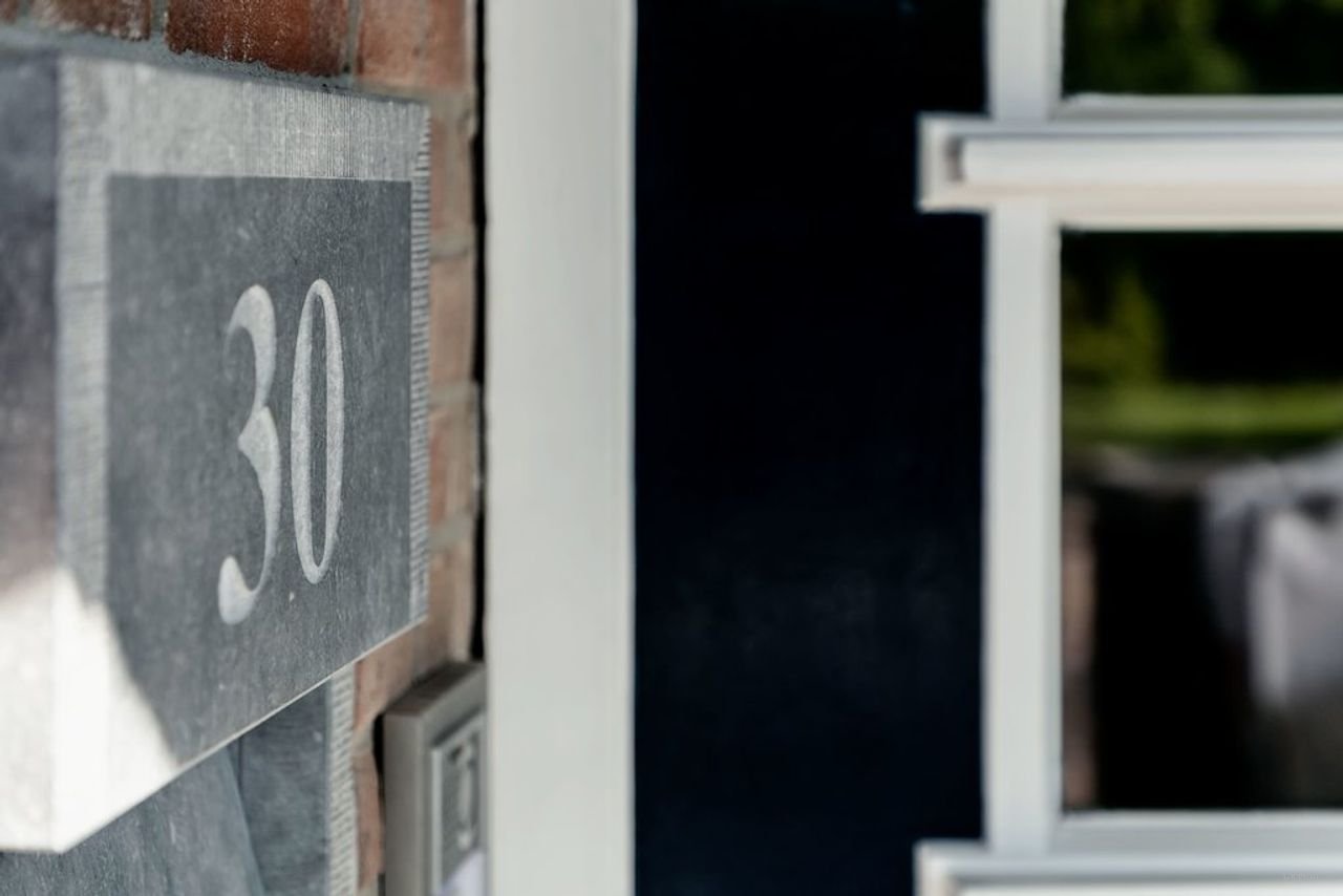 Spacious living in a former school building - Image 36