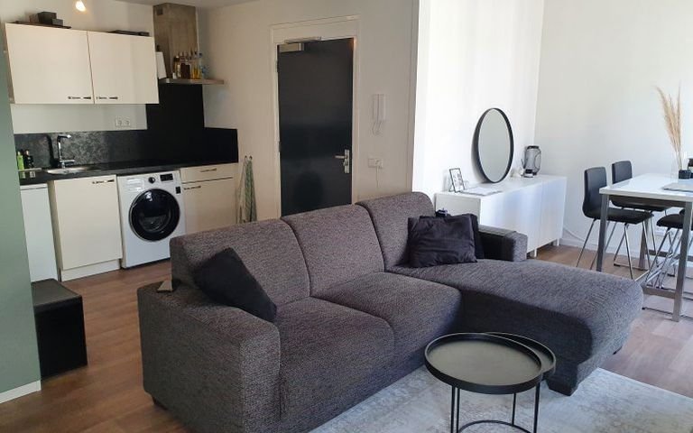 Monumental living with mezzanine in Deventer - Image 5