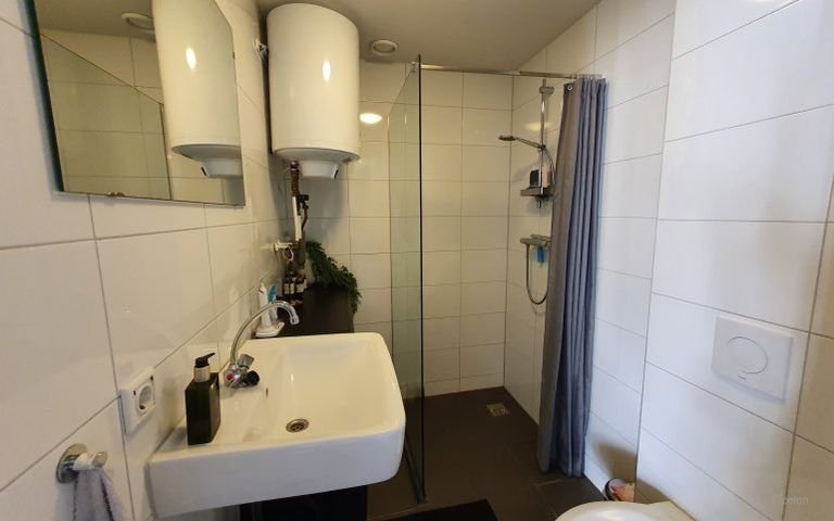 Monumental living with mezzanine in Deventer - Image 9