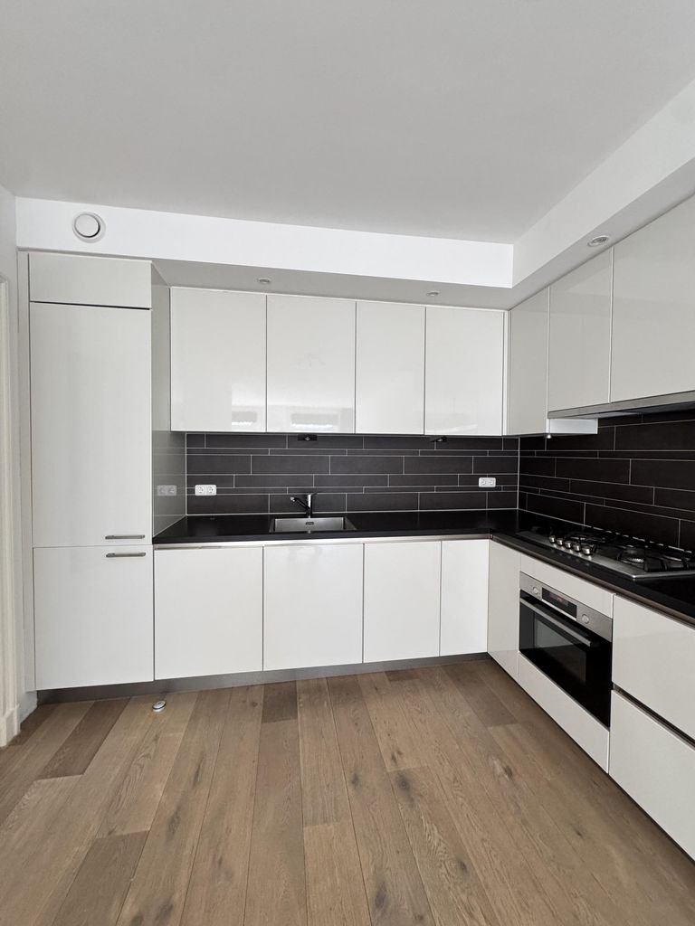 Licht appartement met terras in Watergraafsmeer - Afbeelding 2