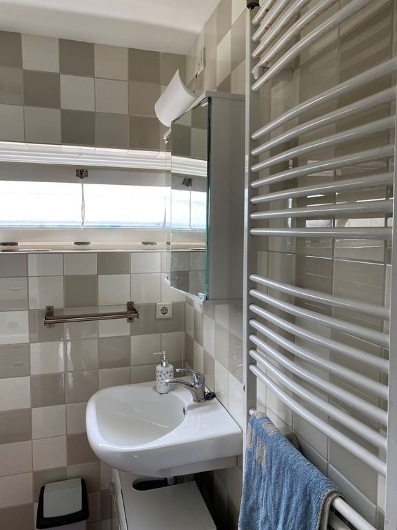 Licht hoekhuis (140m²) met zonnige tuin - Afbeelding 9