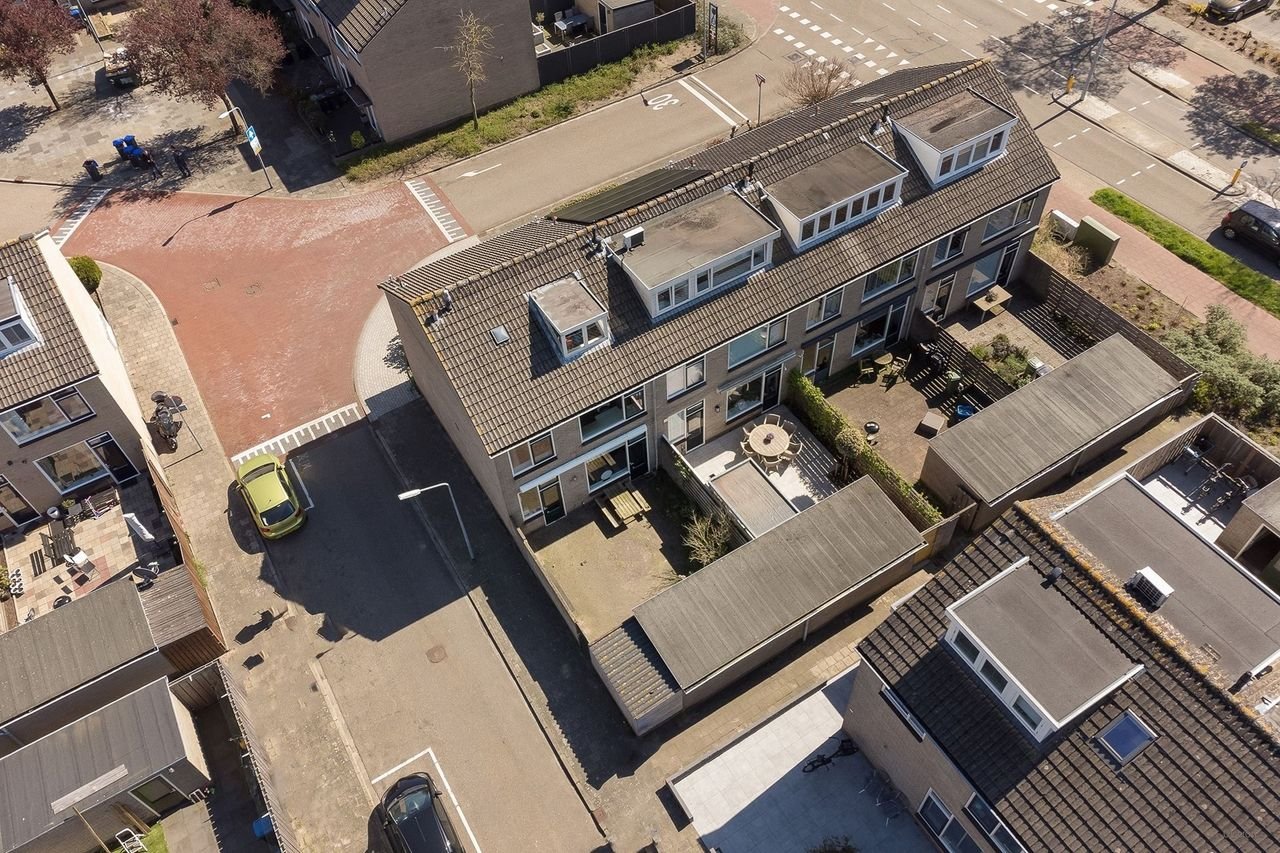 Licht hoekhuis (140m²) met zonnige tuin - Afbeelding 13