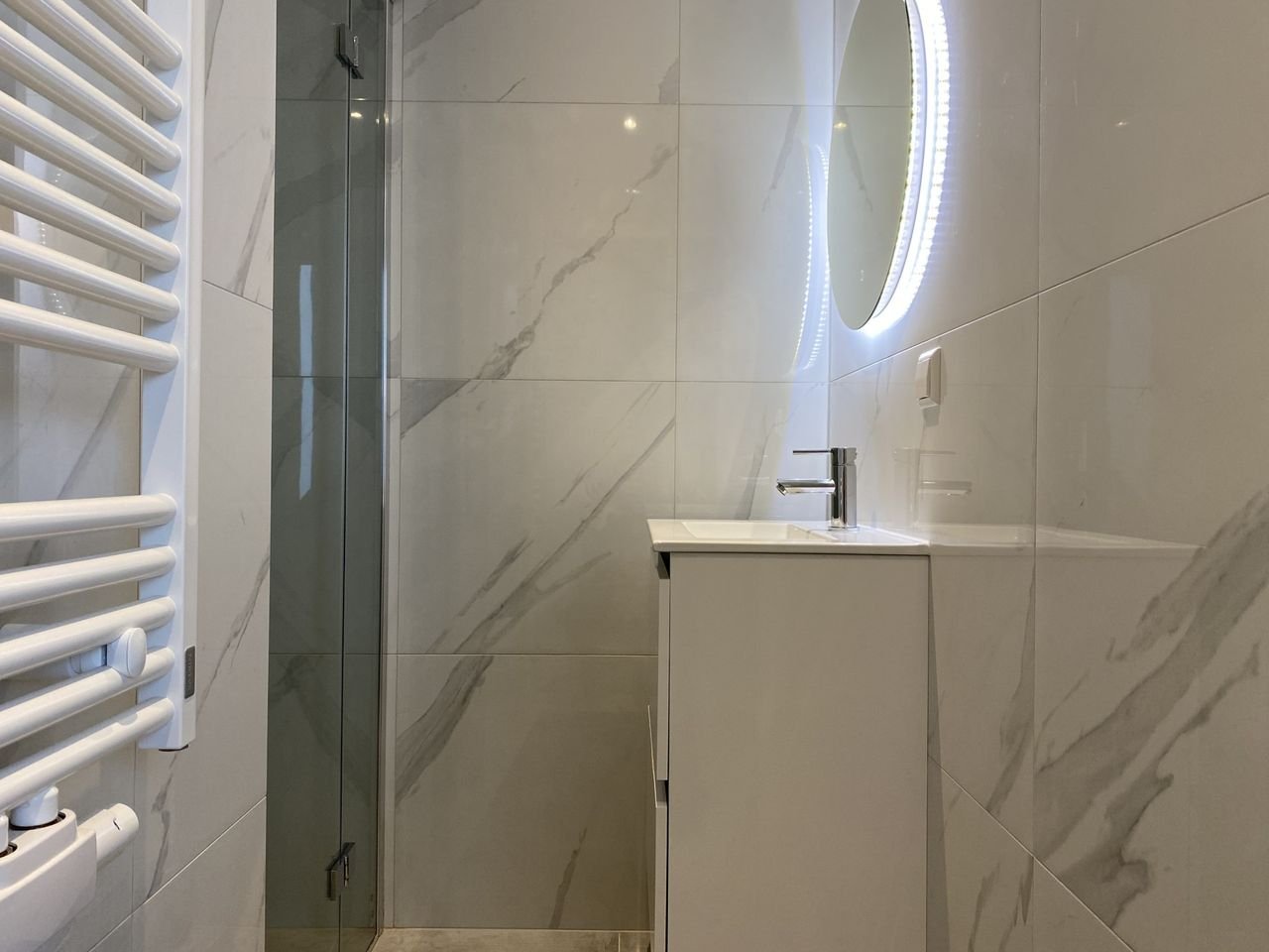 Gerenoveerd studentenappartement met terras - Afbeelding 11