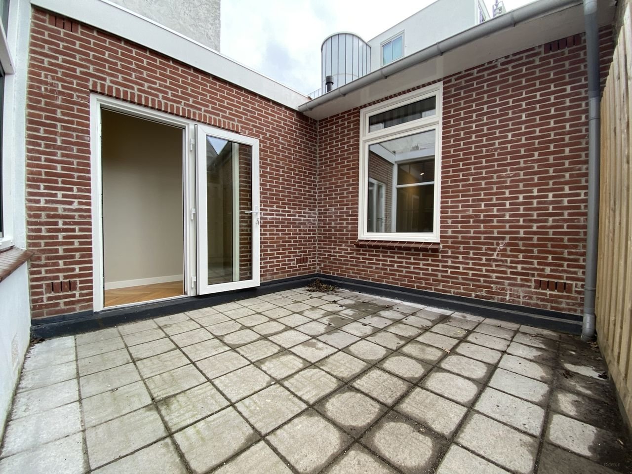 Gerenoveerd studentenappartement met terras - Afbeelding 2