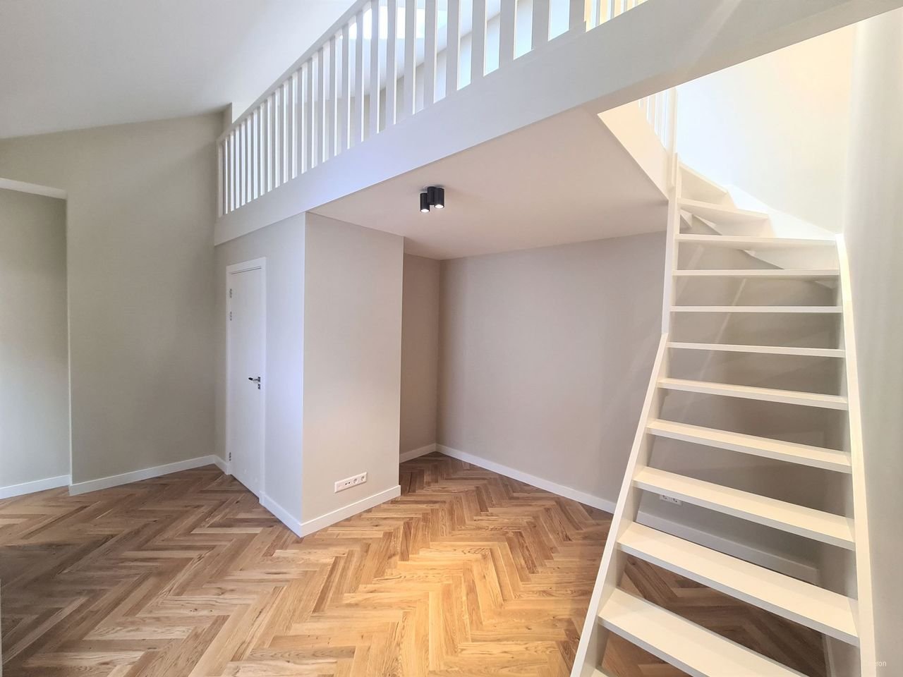 Gerenoveerd studentenappartement met terras - Afbeelding 8