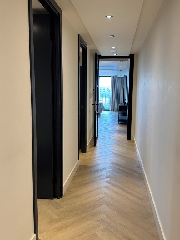 Gemeubileerd wonen op de 8e etage met parking - Afbeelding 7