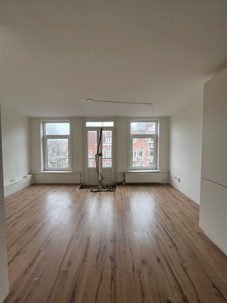 Licht appartement in de Jan Pieter Heijestraat - Afbeelding 1
