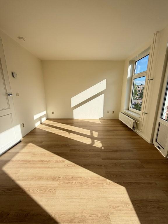 Bright 1-bedroom apartment in Old-West - Image 8