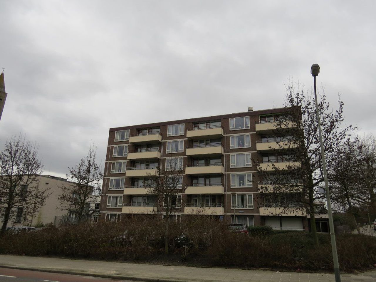 Licht 3-kamerappartement met lift en balkon - Afbeelding 16