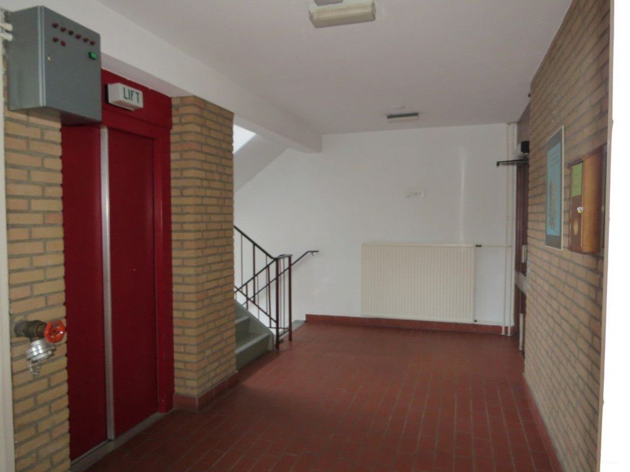 Licht 3-kamerappartement met lift en balkon - Afbeelding 19